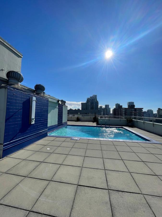 Lovely Condo Vancouver Exterior photo