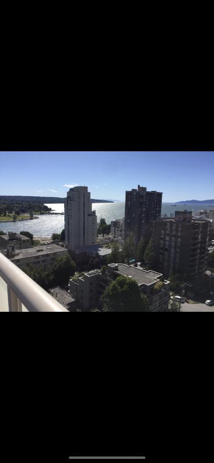 Lovely Condo Vancouver Exterior photo