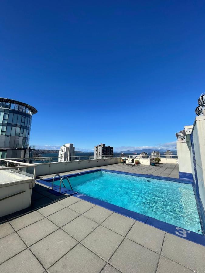 Lovely Condo Vancouver Exterior photo
