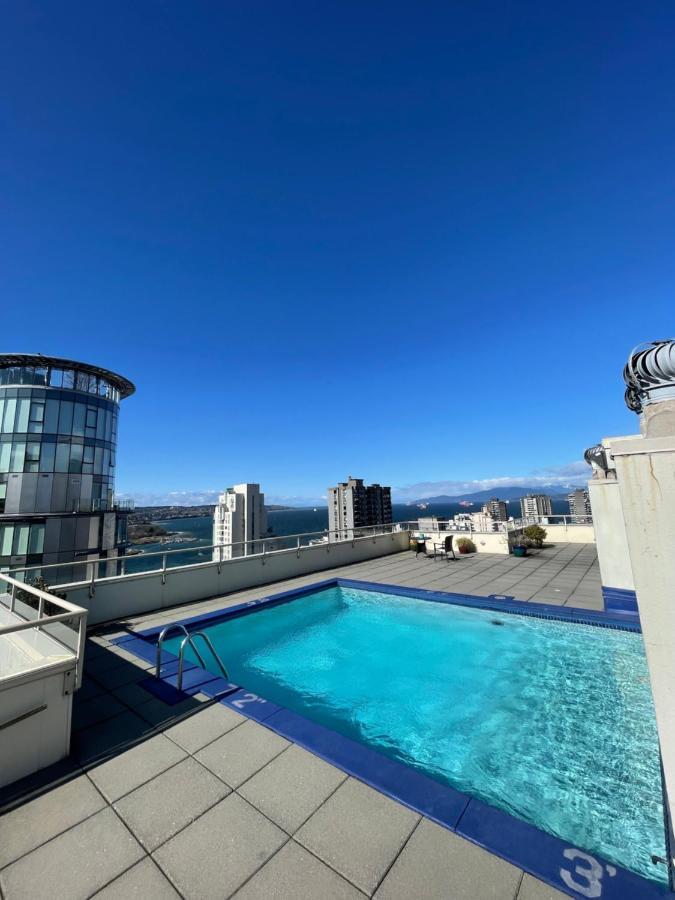 Lovely Condo Vancouver Exterior photo